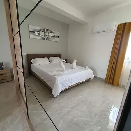 Pretty 2 Bedroom Apartment With Shared Pool St. Paul's Bay Exterior photo
