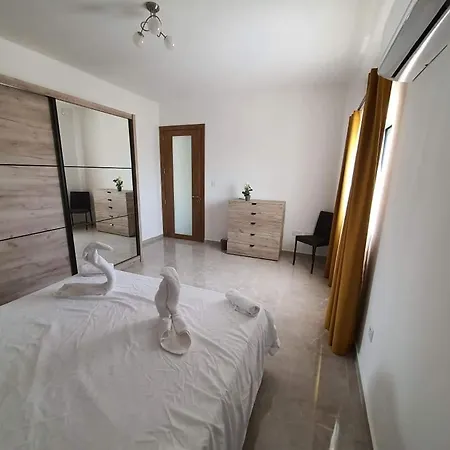 Pretty 2 Bedroom Apartment With Shared Pool St. Paul's Bay Exterior photo