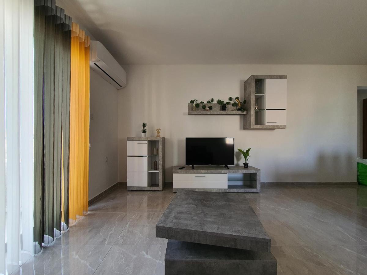 Apartment Pretty 2 Bedroom With Shared Pool St. Paul's Bay