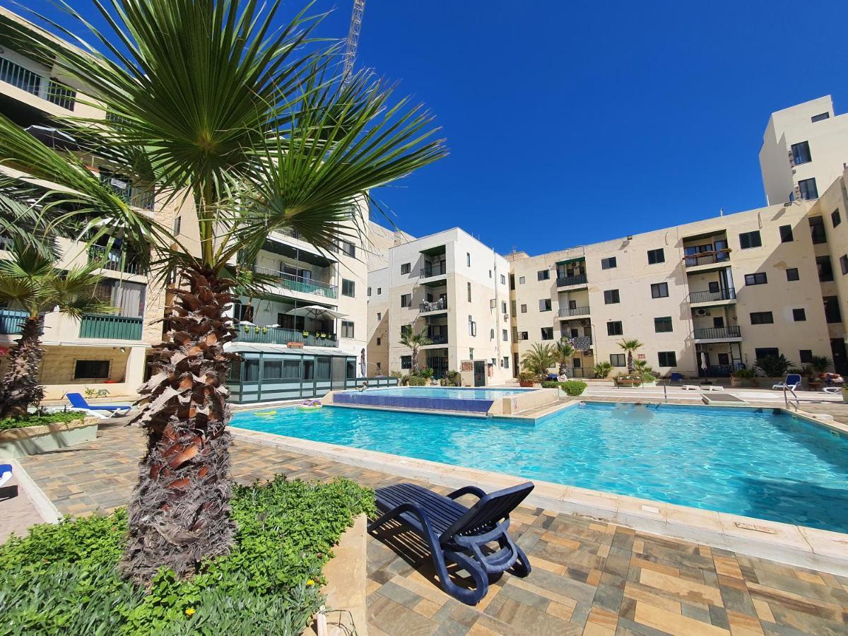 Pretty 2 Bedroom With Shared Pool Apartment *