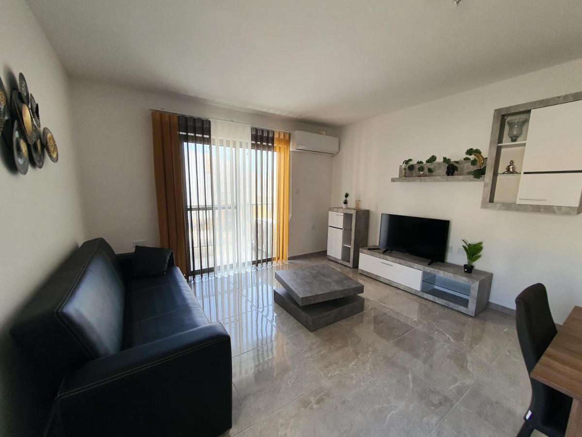 Pretty 2 Bedroom With Shared Pool * St. Paul's Bay