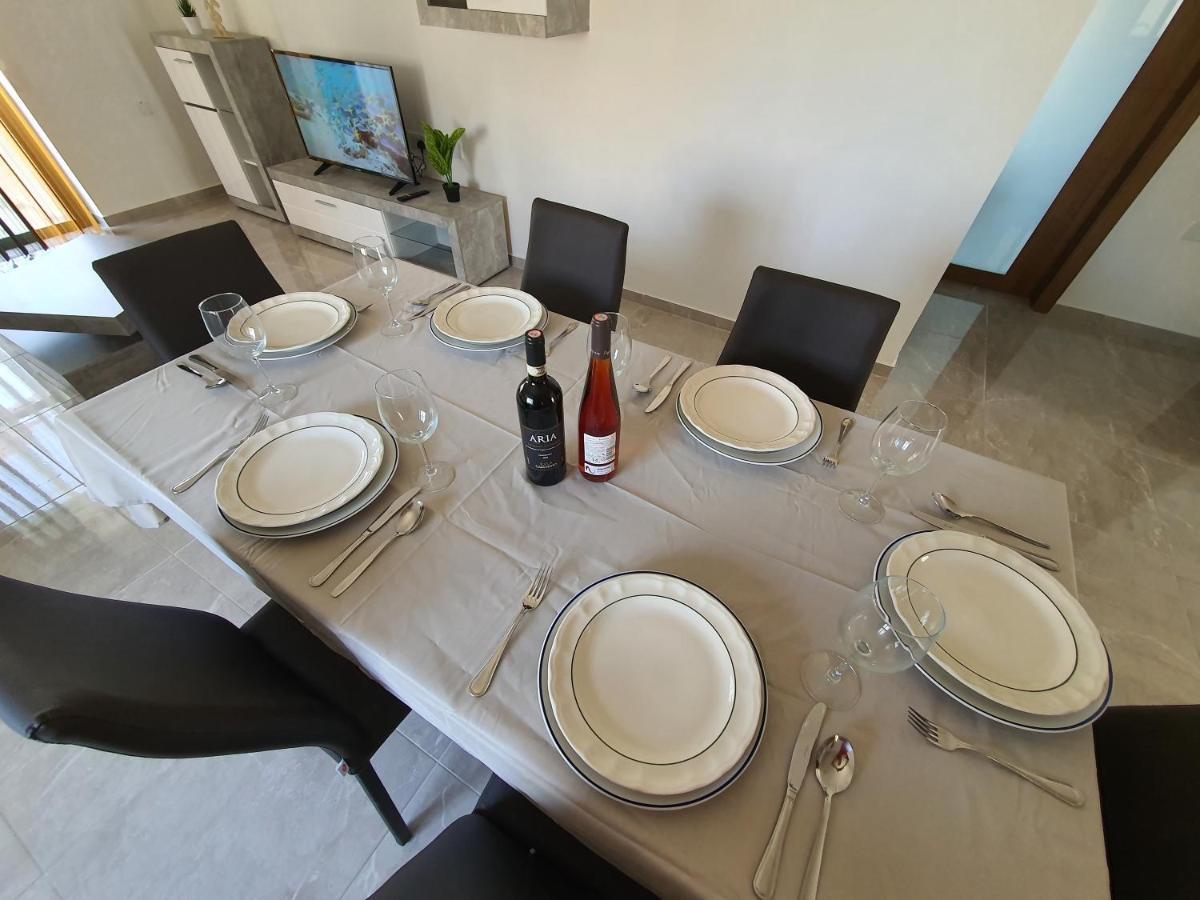 Pretty 2 Bedroom With Shared Pool Apartment St. Paul's Bay